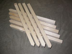 Afbeeldingen van Piketpaal hout 35cm         22x32mm